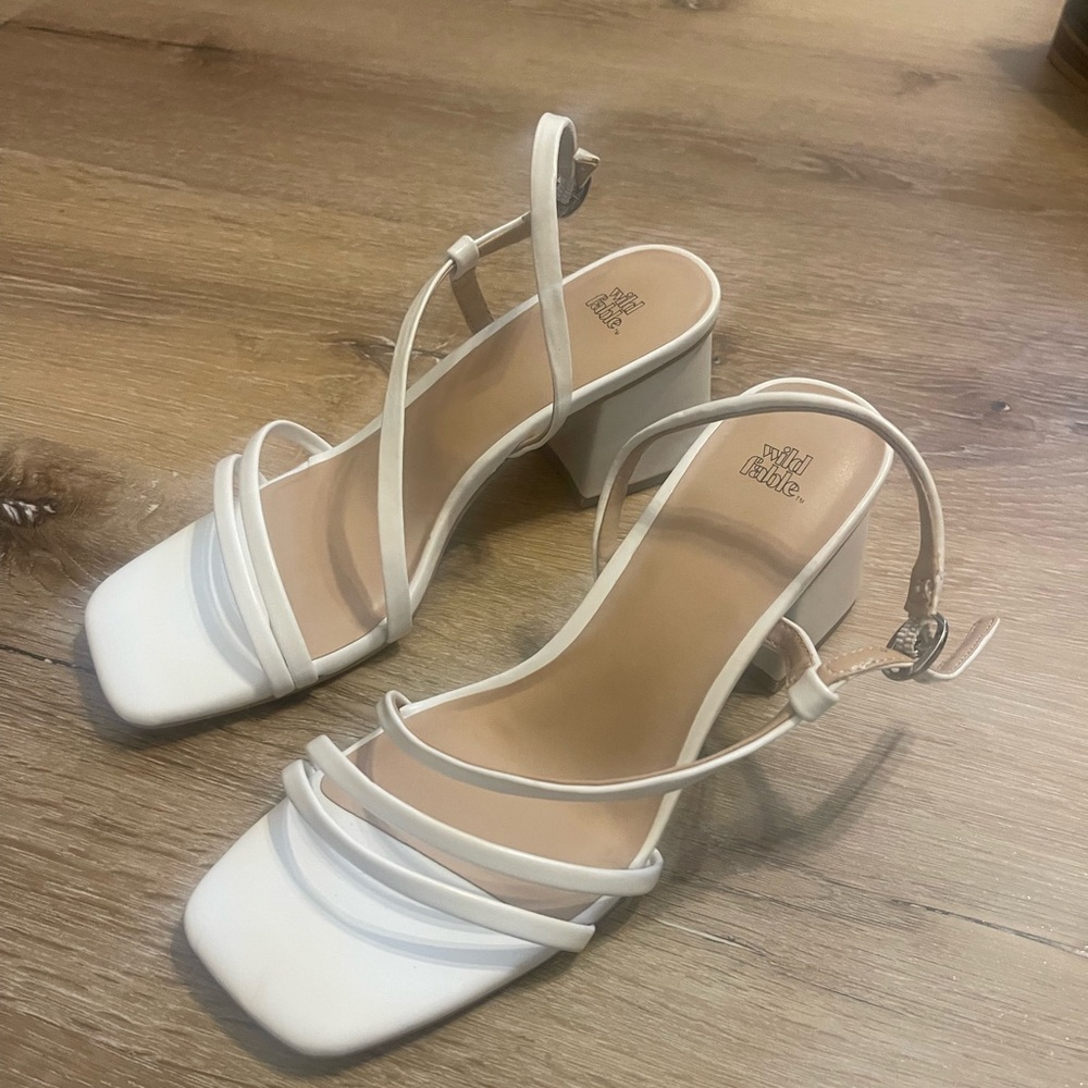 Like new condition wild fable block heels🤍